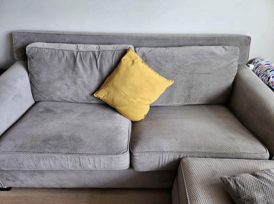 2 барных стула, диван, 2 coffee table, навесная лампа
