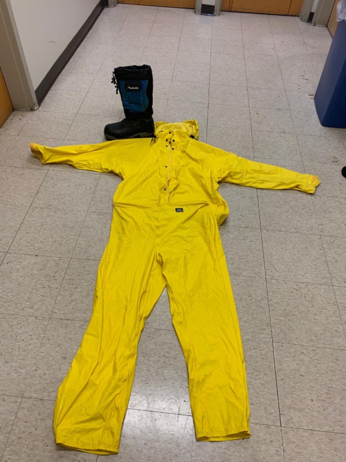 Водонепроницаемый костюм Helly Hansen + ботинки для рыбалки или охоты.