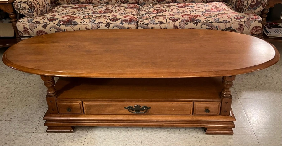 Овальный кофейный стол