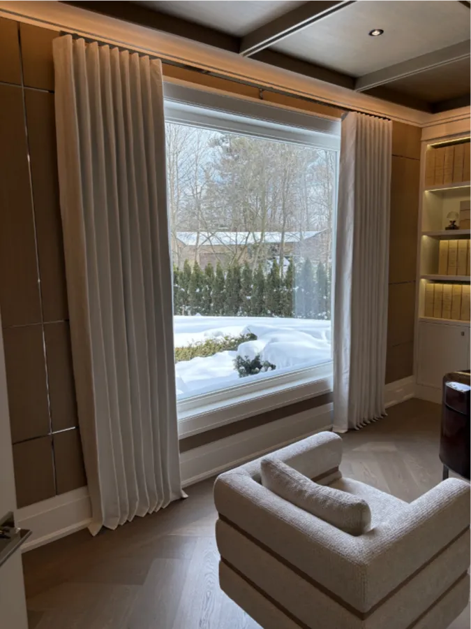 Помощница швеи по шторам