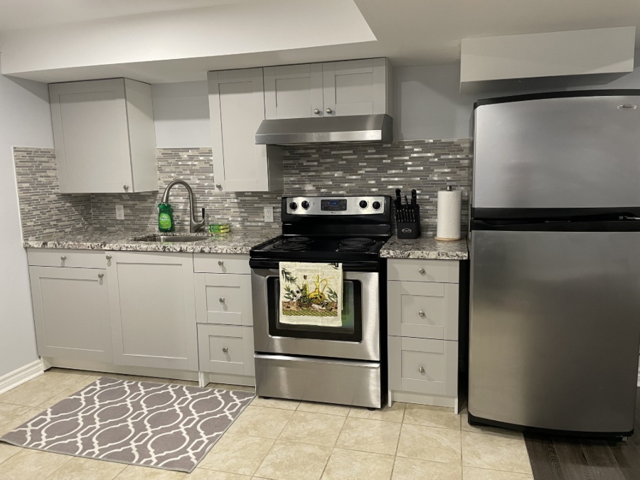 СДАЁТСЯ One Bedroom Basement Appartment в Newmarket