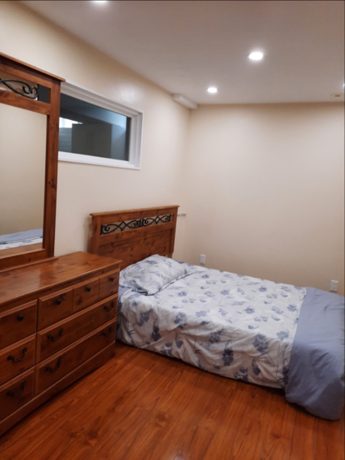 2 bedrooms  apartment        Bathurst/Rutherford