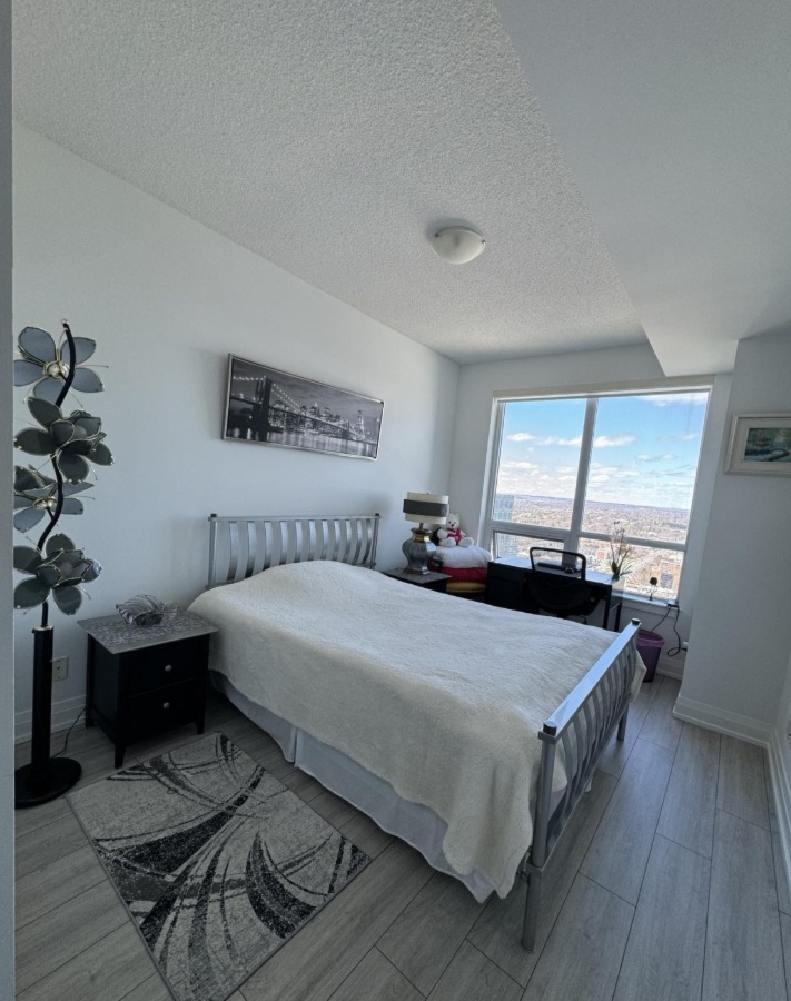 YONGE & STEELES сдается комната c парковкой $1250