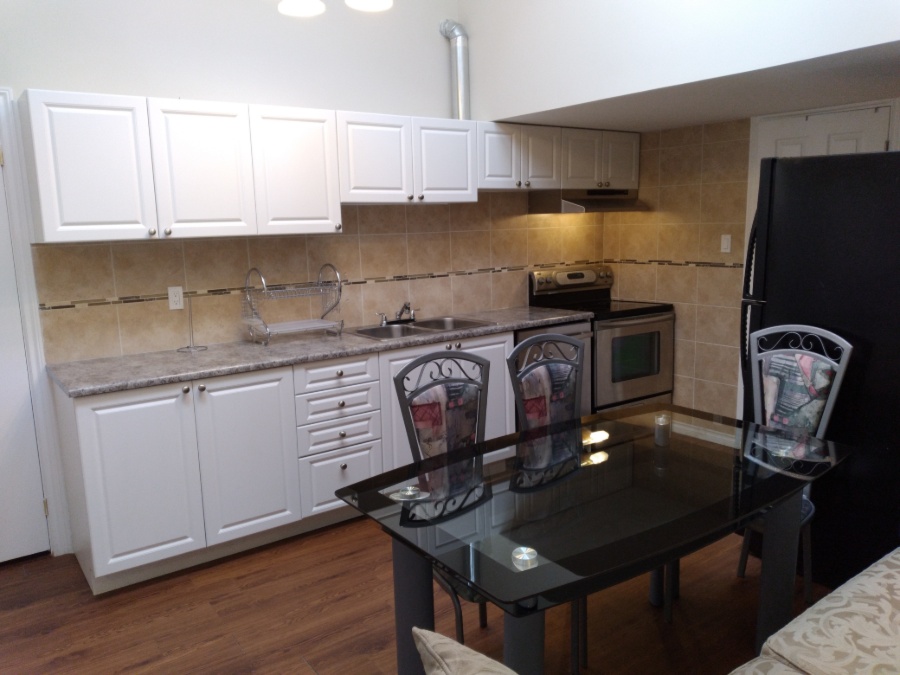 STEELES/BATHURST 2 и 3 bedrm apt $2,380+/мес БЕЗ ПОСЛЕДНЕГО месяца