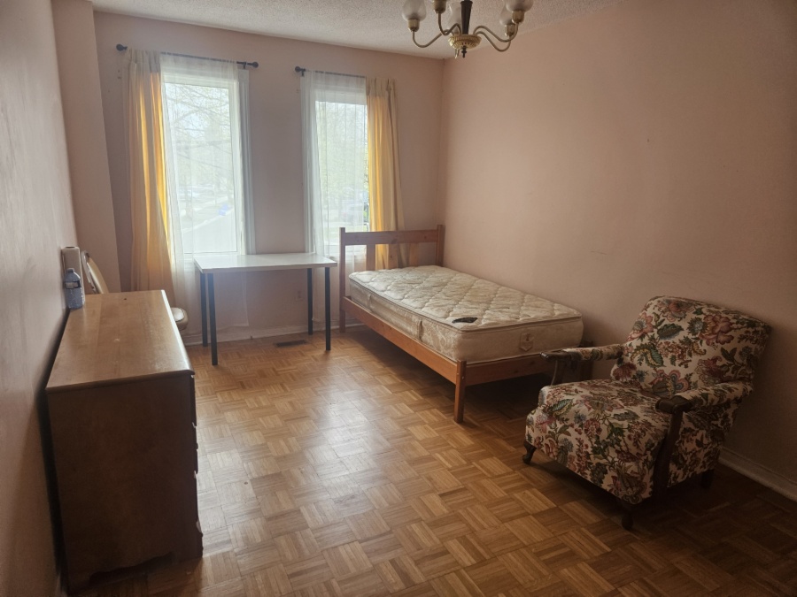 Комната 800 $