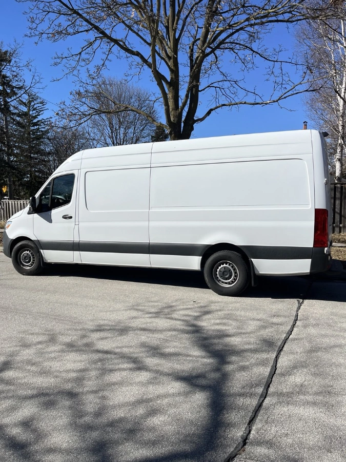 Услуги грузоперевозок.