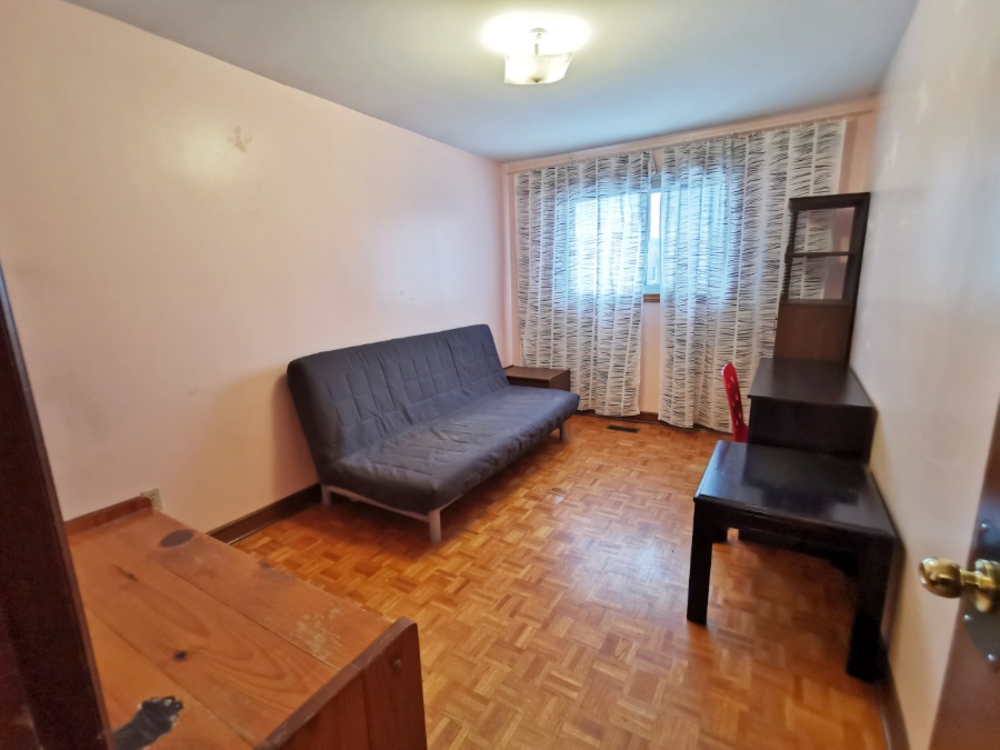 Steeles & Bathurst.  Сдется комната на 2 этаже с отдельным душем, туалетом