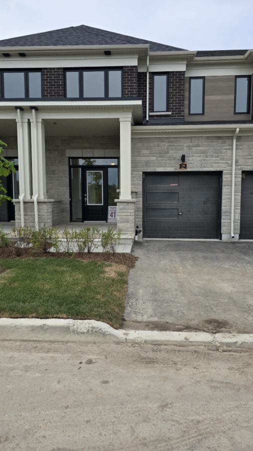 Сдам новый таунхаус 3 спальни , 3 туалета $2500