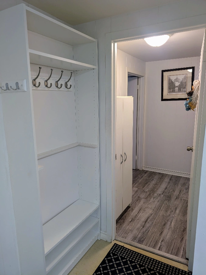 Сдаётся мебилированная квартира в бейсманте в районе Sheppard and Bathurst