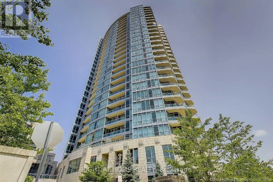 Комната в кондо возле метро Финч