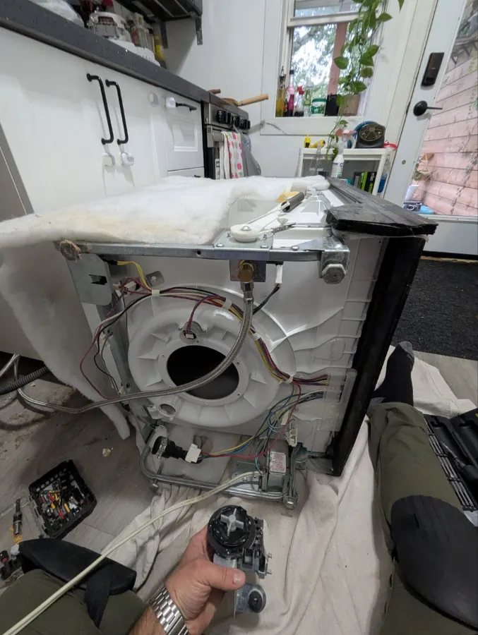 Ремонт крупной бытовой техники. Быстро, Качественно, с гарантией.