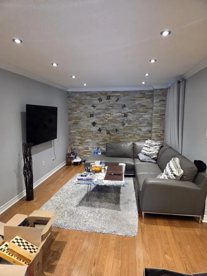 Сдаётся дом. Район Steeles/Bathurst.