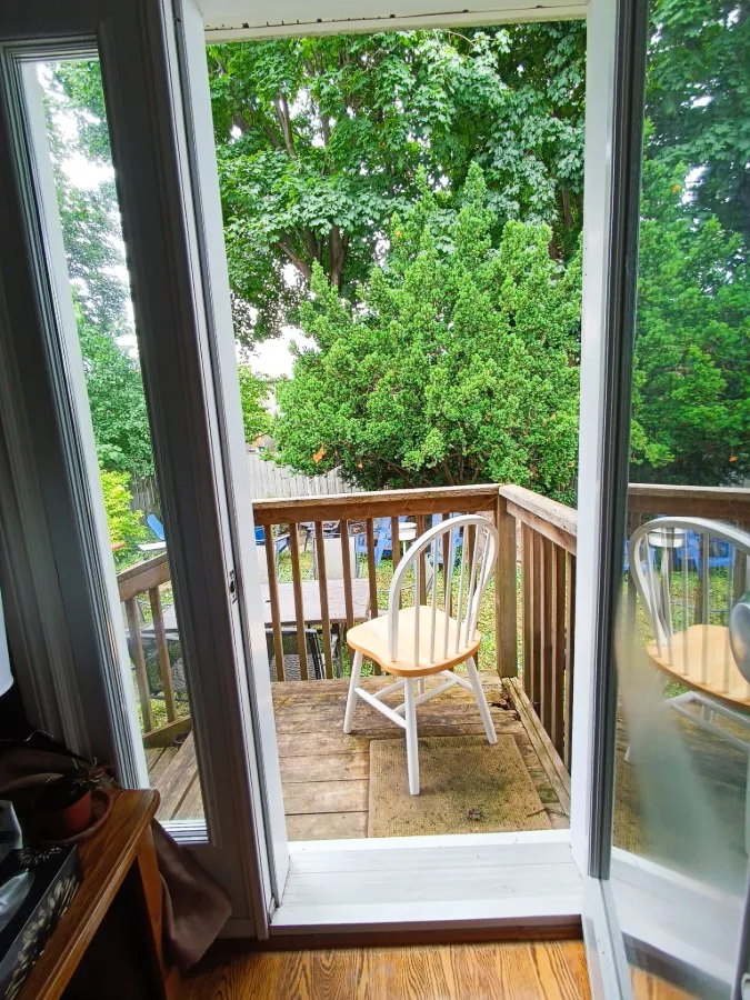 Yonge/Steeles - ДЛЯ одной ДЕВУШКИ меблированная комната с террасой на приватный задний двор